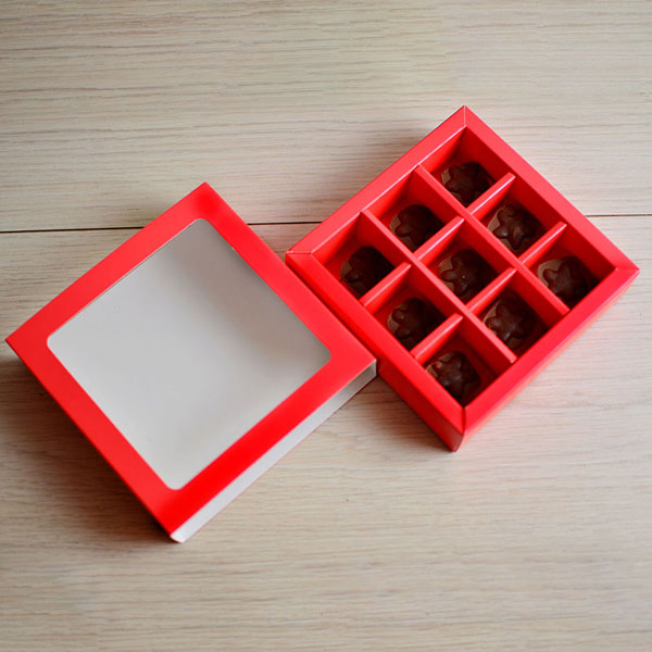 Коробочка для конфет красная прозрачная крышка