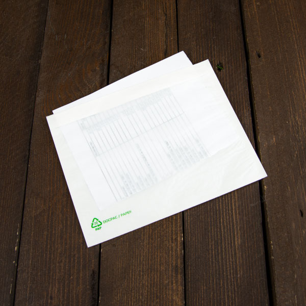 Бумажный биоразлагаемый cамоклеящийся пакет для сопроводительных документов