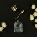 Прозрачный стеклянный флакон-атомайзер 50 мл с узором и золотой крышкой
