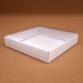 Коробки белые с прозрачной пластиковой крышкой